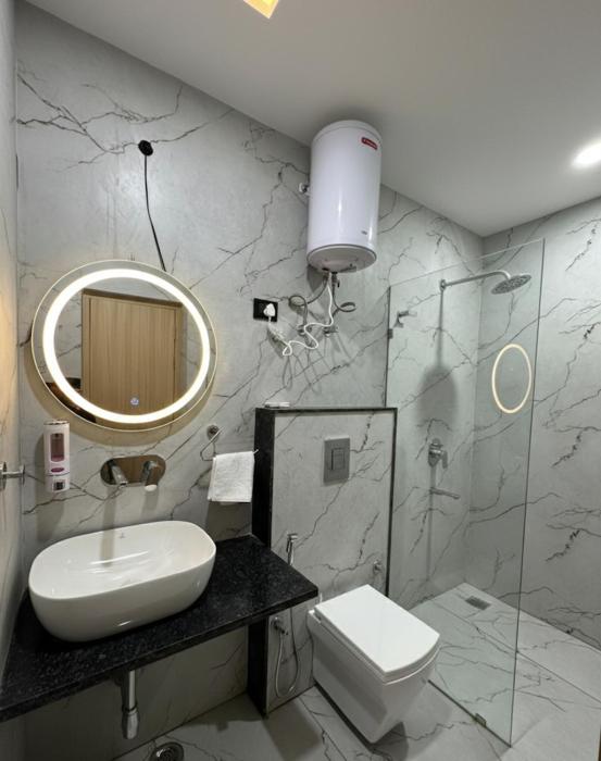 narayana grand hotel