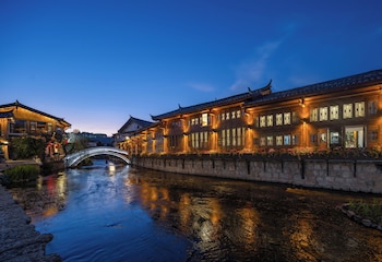 lijiang fog gallery hotel