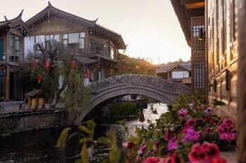 lijiang fog gallery hotel