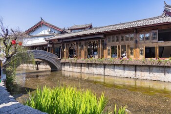 lijiang fog gallery hotel