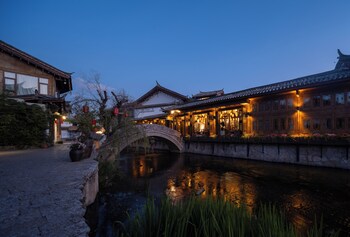 lijiang fog gallery hotel