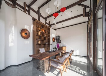 lijiang fog gallery hotel