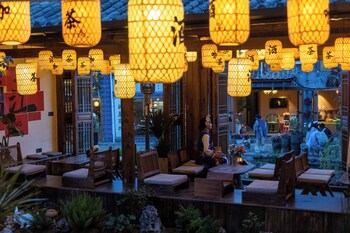 lijiang fog gallery hotel
