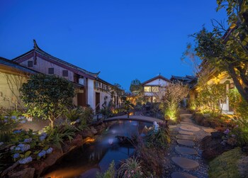 lijiang fog gallery hotel
