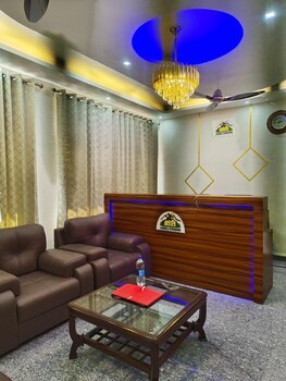 aasra paradise hotel