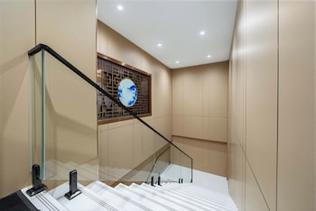 Lofi Hotel - Pazhou Canton Fair Center,,3 star