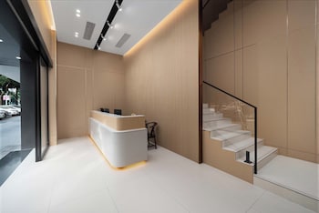 Lofi Hotel - Pazhou Canton Fair Center,,3 star