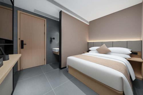 lofi hotel pazhou canton fair center