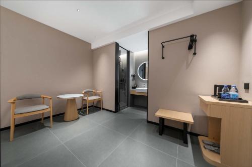 lofi hotel pazhou canton fair center