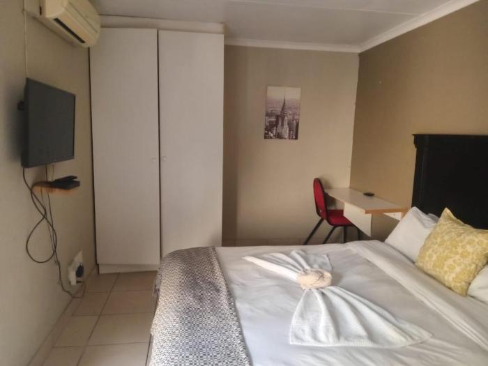 cozy guestrooms in midrand 1