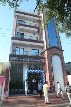 Hotel Akash Palace,,3 star