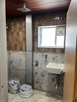 urban stays service apartment