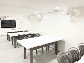 urban stays service apartment