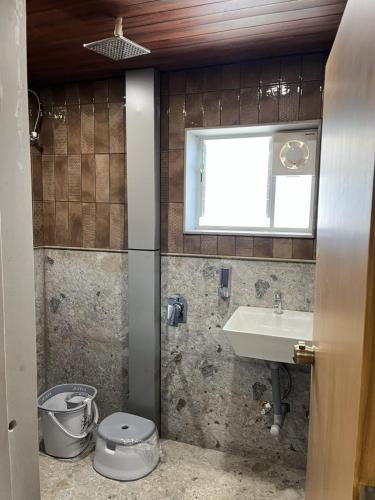 urban stays service apartment