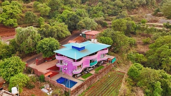Vista Hill,,3 star