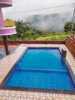 Vista Hill,,3 star