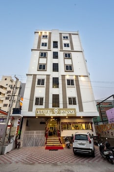 hotel v grand