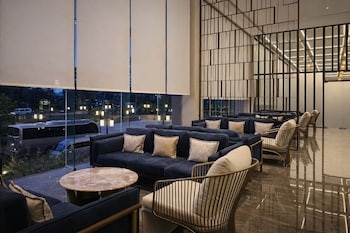 Colombo International Airport Hotel,,3 star