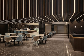 Colombo International Airport Hotel,,3 star
