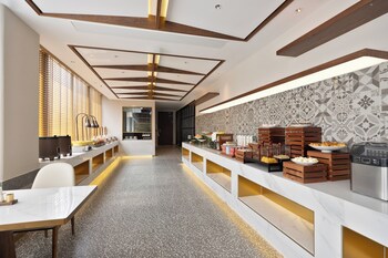 nostalgia hotel hangzhou wulinmen branch