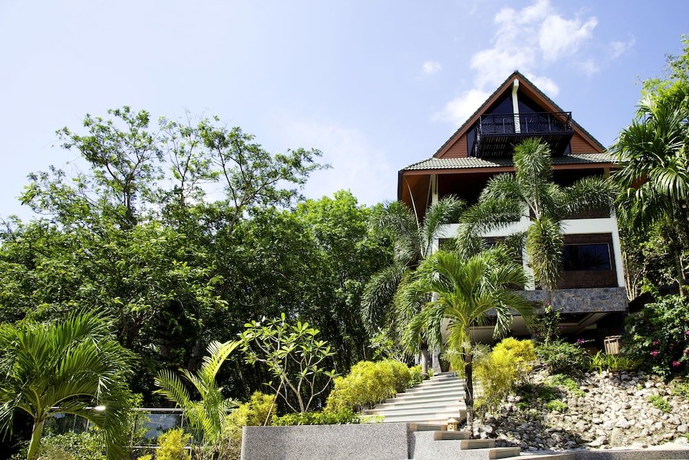 thara bayview villa