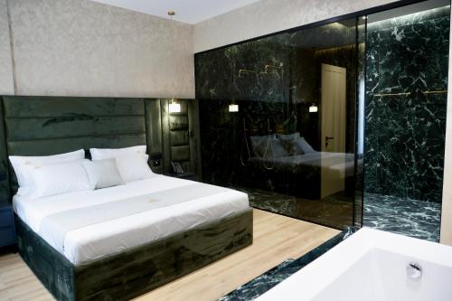 hotel monaco
