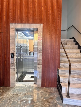 b hotel 888