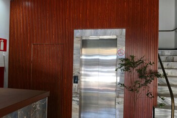 b hotel 888