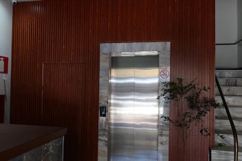 b hotel 888