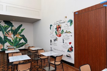 b hotel 888