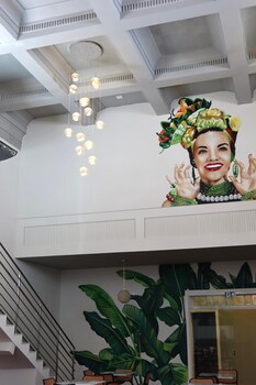 b hotel 888