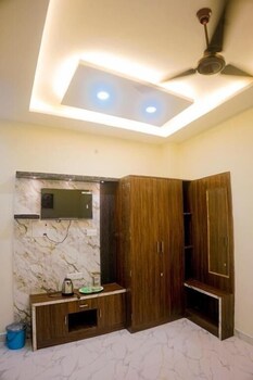 Shiv Darshan P Guest House,,3 star