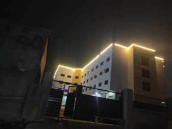 diplomats enclave suites