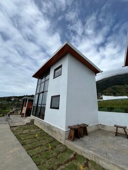 Krincing Hills Cabin,,3 star