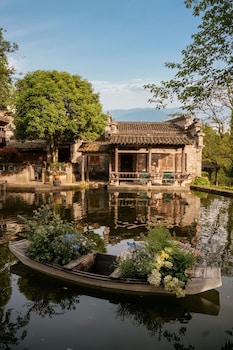 huizhou manor by tachuan resorts