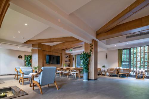 Yangshuo Fadai Hot Spring Luxury Hotel,,4 star