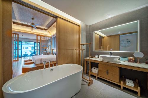 yangshuo fadai hot spring luxury hotel