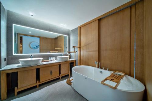 yangshuo fadai hot spring luxury hotel