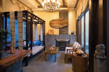 Shangri-La Moon Tibetan Boutique Hotel,,4 star
