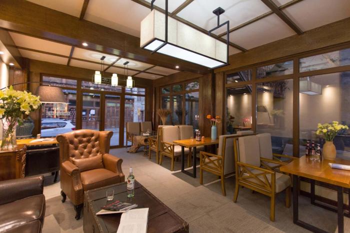 shangri la moon tibetan boutique hotel