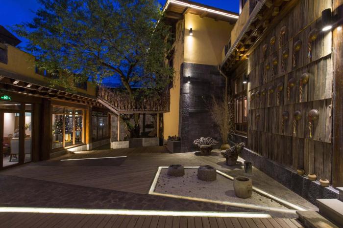 shangri la moon tibetan boutique hotel