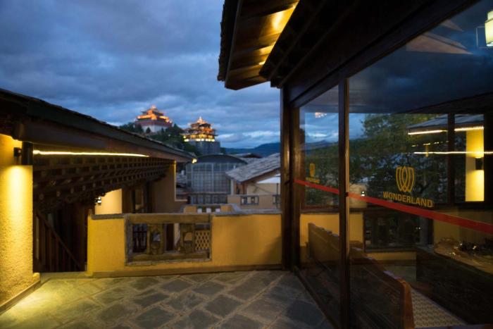 shangri la moon tibetan boutique hotel