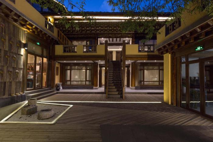 shangri la moon tibetan boutique hotel