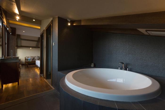 shangri la moon tibetan boutique hotel