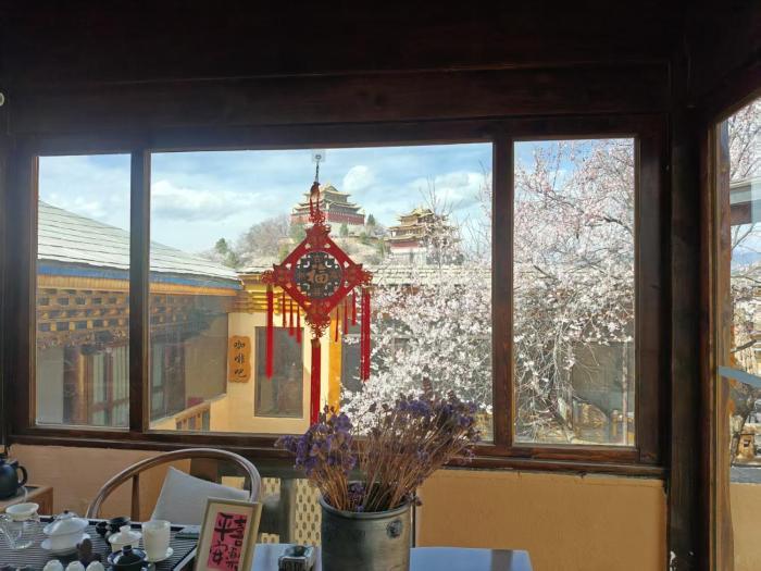 shangri la moon tibetan boutique hotel