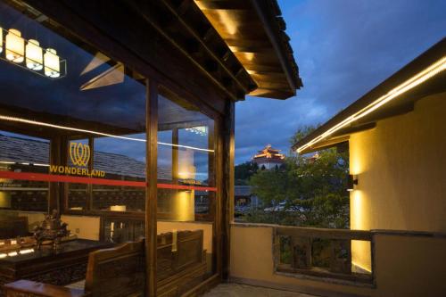 shangri la moon tibetan boutique hotel