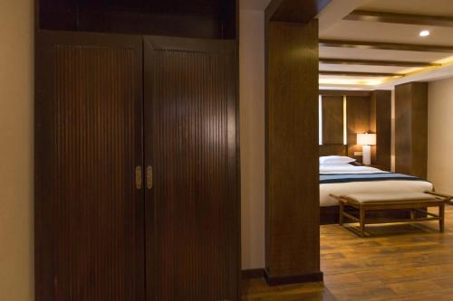 shangri la moon tibetan boutique hotel
