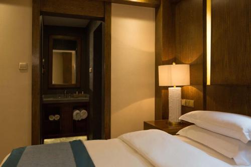 shangri la moon tibetan boutique hotel