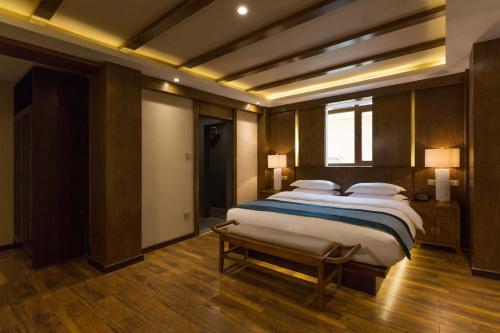 shangri la moon tibetan boutique hotel