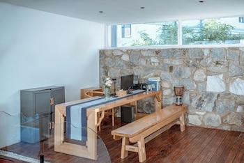 the windyard kazan onsen retreat
